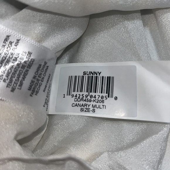 Dress the Population Sunny Floral Embroidery Tiered Dress Canary Yellow Small - Picture 12 of 12